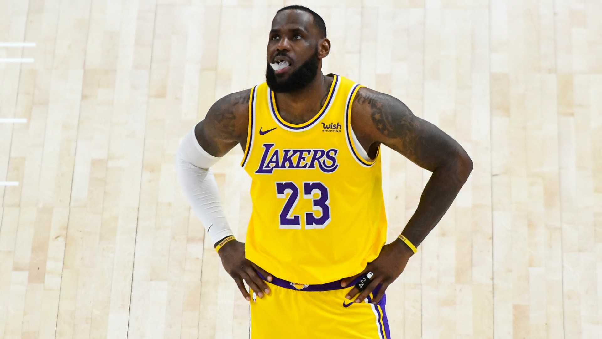 Not time to panic, but LeBron's Lakers could use some help