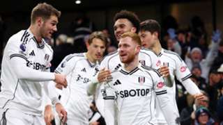 Fulham 2-2 Liverpool: Reed rescues hosts with last-gasp piledriver