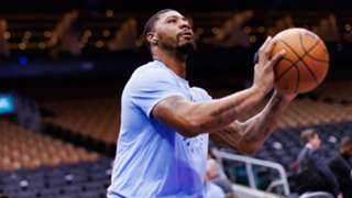 Durant stays with Suns as trade deadline passes