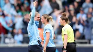 Manchester City 1-0 Liverpool: Late Knaak header puts hosts on brink of WSL title