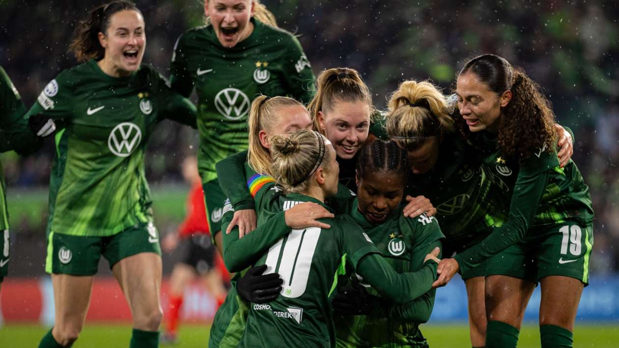 Wolfsburg 5-2 Manchester United: Peddemors and Beerensteyn at the double in Women's Champions League rout