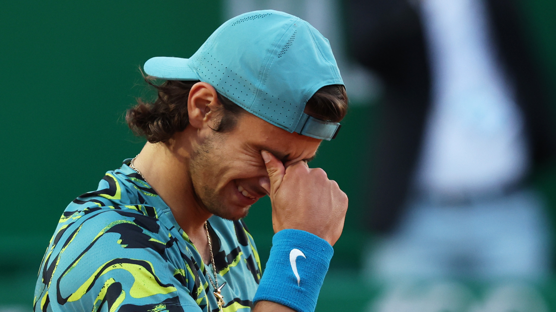 网球 穆塞蒂击晕德约科维奇获得“梦想”胜利，鲁布廖夫战胜双打搭档哈恰诺夫