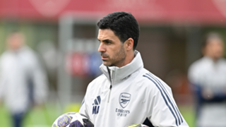 Arteta: Arsenal want to have a parade with two trophies