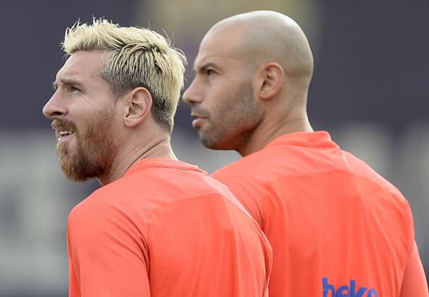lionelmessijaviermascherano-cropped_1pk36ro0ctd4p11c4rviuiz5i7.jpg