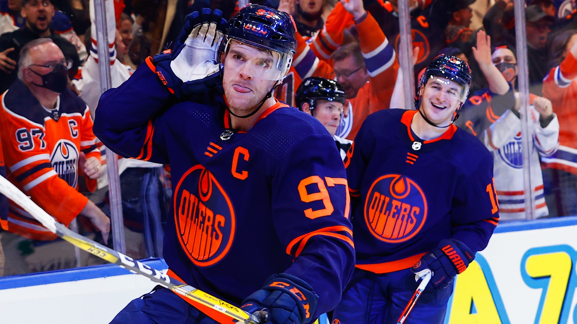Connor McDavid celebrates his goal