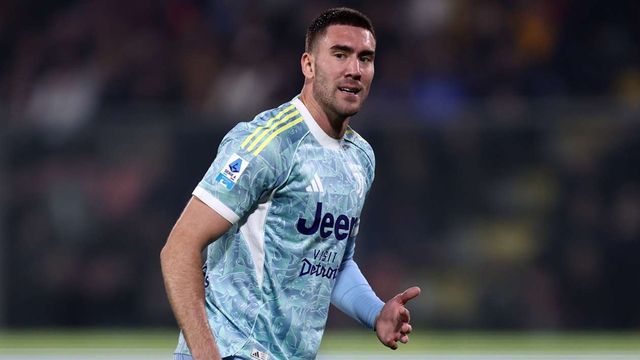 Vlahovic happy to stay at Juventus, says new boss Spalletti