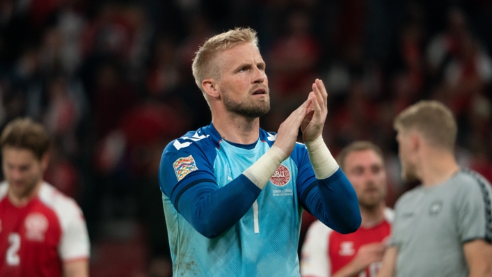 Denmark goalkeeper Kasper Schmeichel has joined Nice from Leicester City