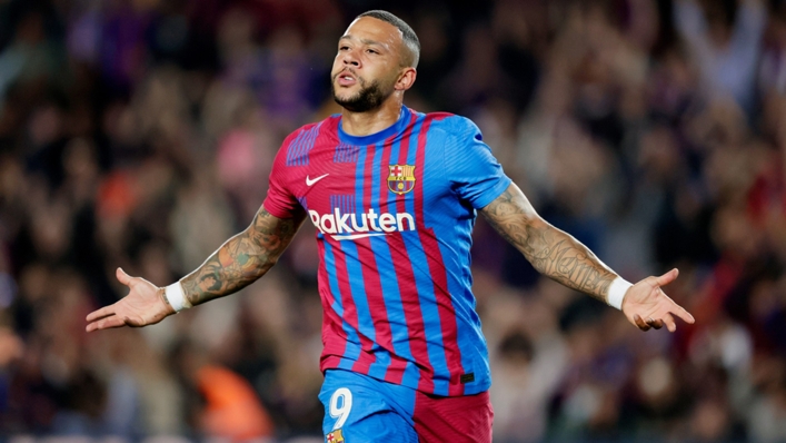 Memphis Depay celebrates his goal during Barcelona's match against Real Mallorca