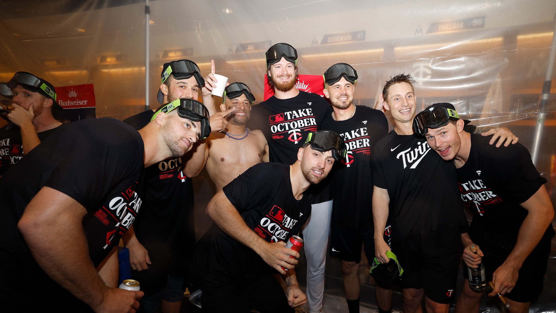 MLB: Twins, Diamondbacks, Phillies, Rangers finish sweeps