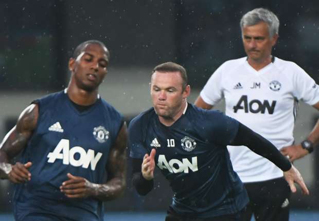 rooney-mourinho-cropped_l66cbbfyw3zi1qaqnwjmy800s.jpg