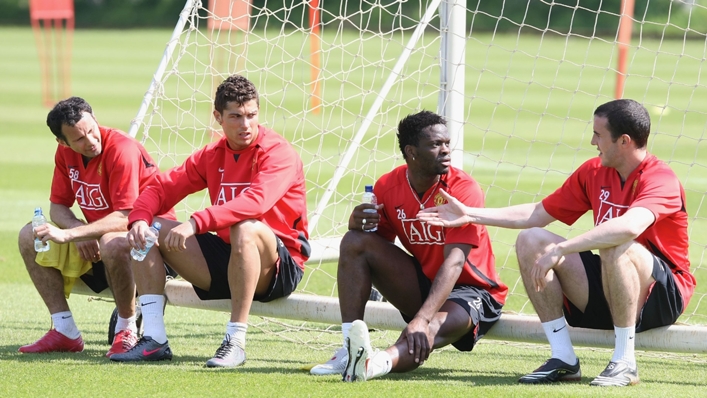 Louis Saha and Cristiano Ronaldo played together between 2004 and 2008 before the former retired.
