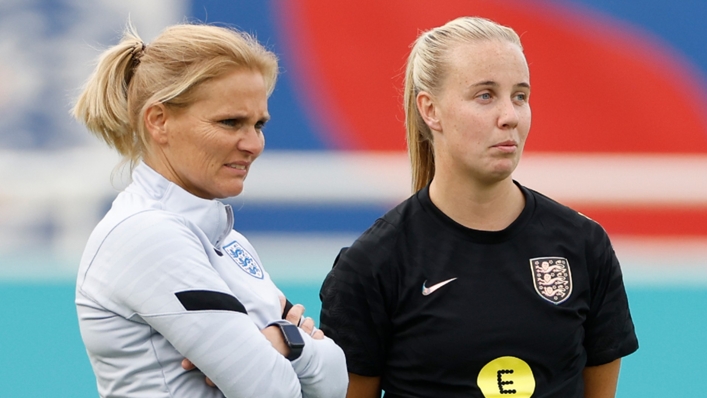 Sarina Wiegman (l) and Beth Mead are disgusted by the reports of abuse in U.S. women's professional soccer