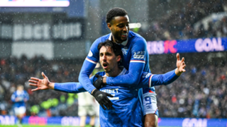 Rangers 4-2 Dundee United: Rohl's side go top after nervy Ibrox victory
