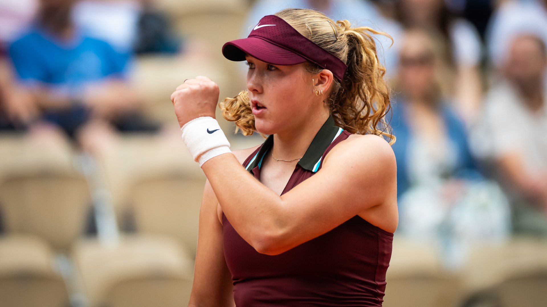 Andreeva credits 'lucky charm' for third-round win