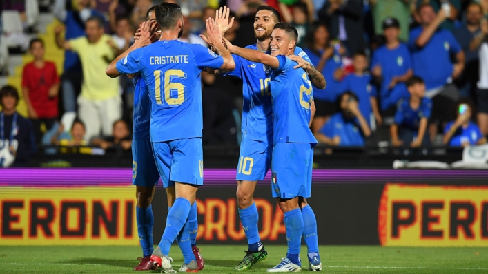 Italy celebrate Lorenzo Pellegrini's goal
