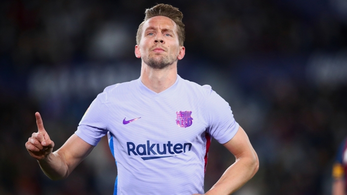 Luuk de Jong celebrates his winner in Barcelona's 3-2 victory over Levante