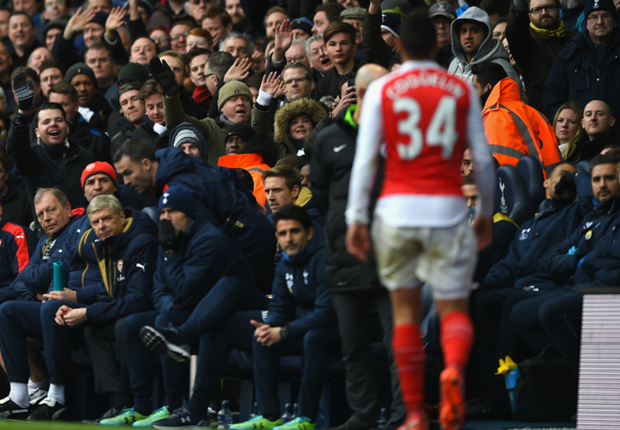 arsenewengerfranciscoquelin-cropped_1w7t1rz8w3je51rdfm9l9zv44p.png