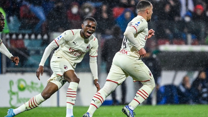 Milan players celebrate after Ismael Bennacer's goal