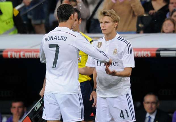 martin-odegaard-cristiano-ronaldo-cropped_1hbed5jnet60c1b79hmb7blhhq.jpg