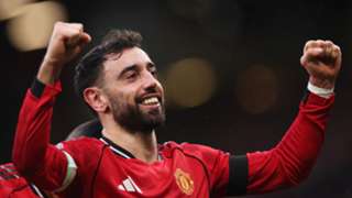 Manchester United 2-0 Tottenham: Carrick stays perfect as Romero red card costs visitors