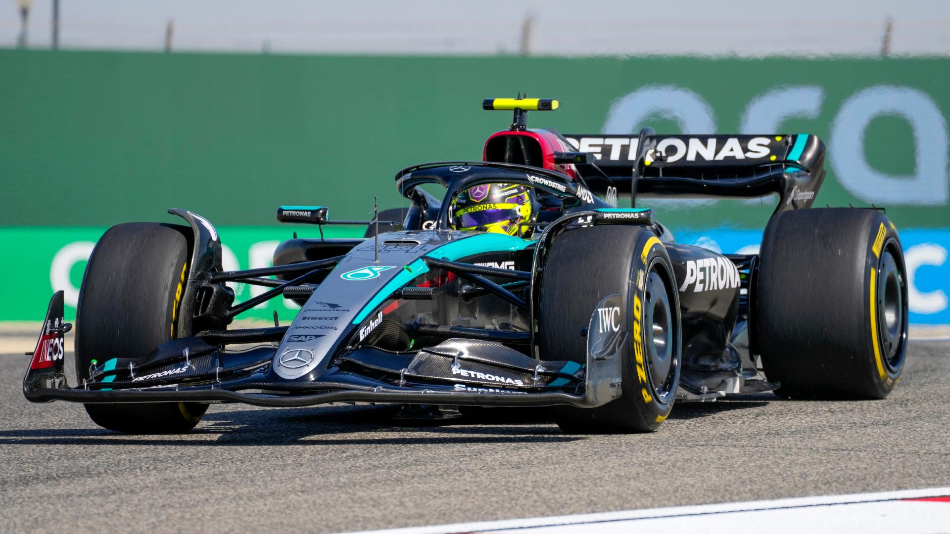 Second morning of F1 testing in Bahrain cut short due to loose drain cover