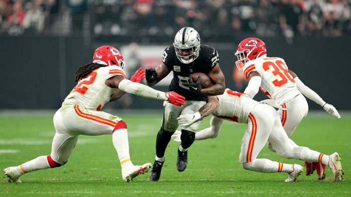 Josh Jacobs ends holdout to sign one-year, $12M deal with Raiders