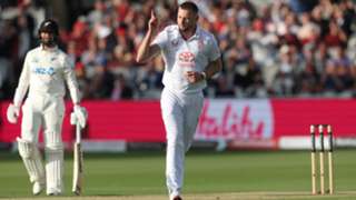 England edge closer to victory over New Zealand as wickets tumble again on day two