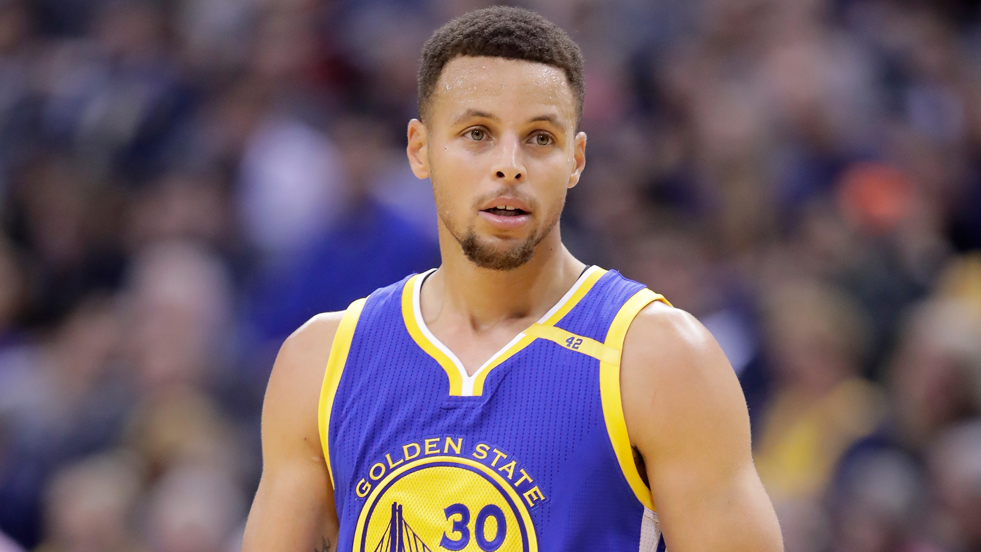 Stephen Curry dons Raiders jersey after losing bet - Sporting News ...