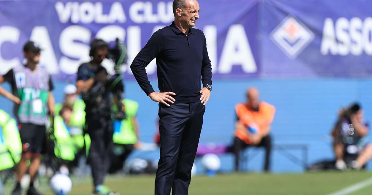 Napoli manager Massimiliano Allegri on the touchline