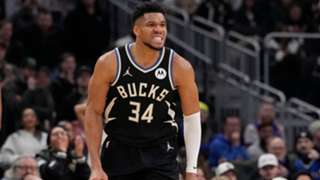 Bucks decide not to trade Antetokounmpo at deadline