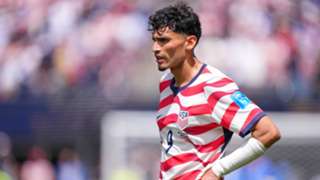 Bosz pleasantly surprised to see PSV keep Pepi amid Premier League links