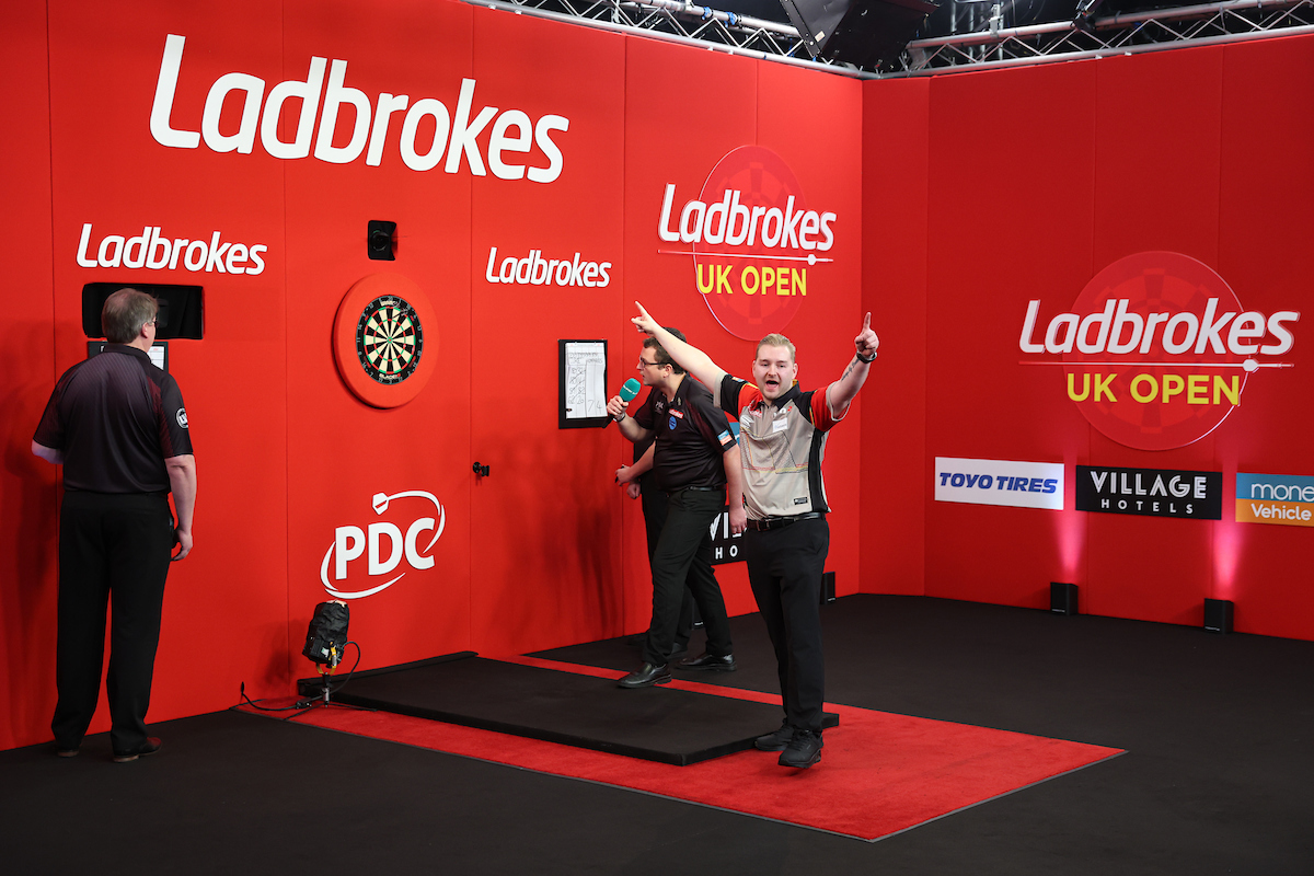 Van den Bergh won on his seventh match dart