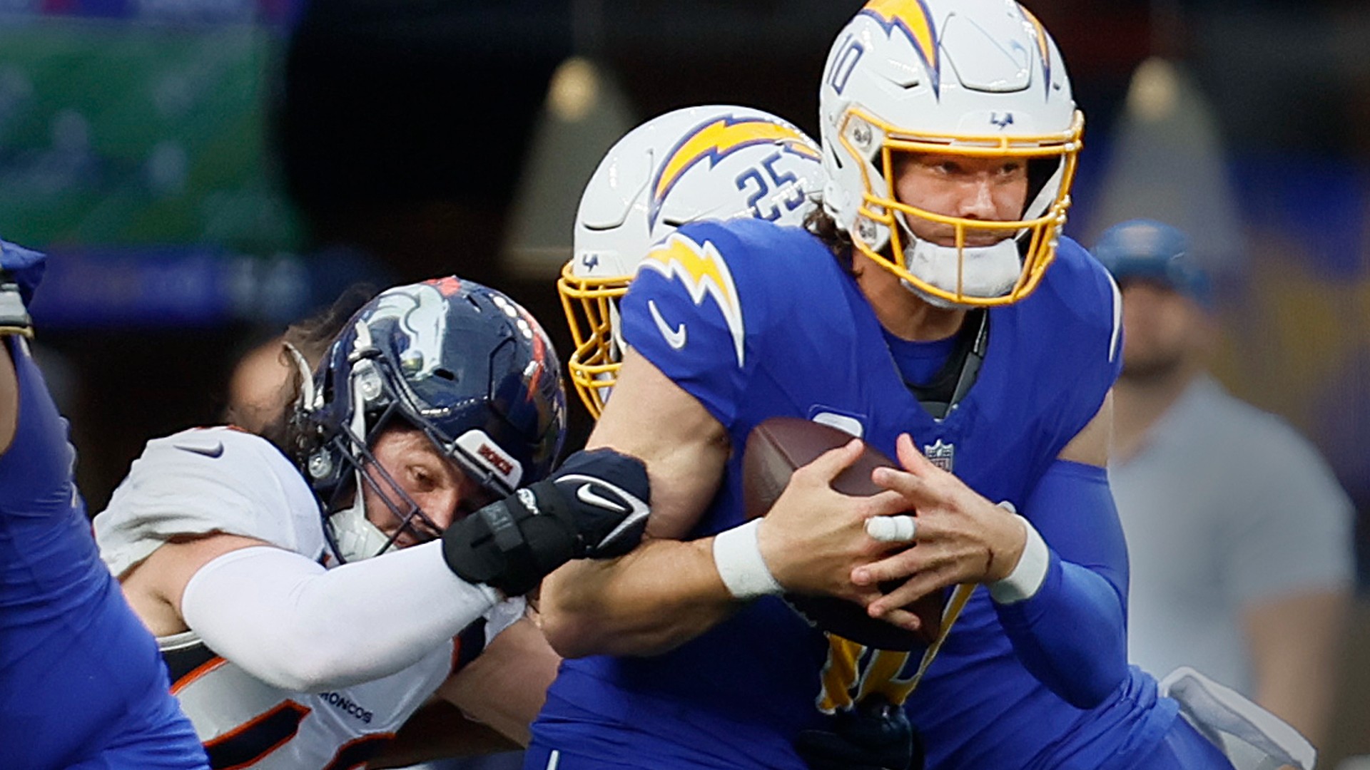 Chargers QB Herbert to undergo season-ending surgery on fractured finger