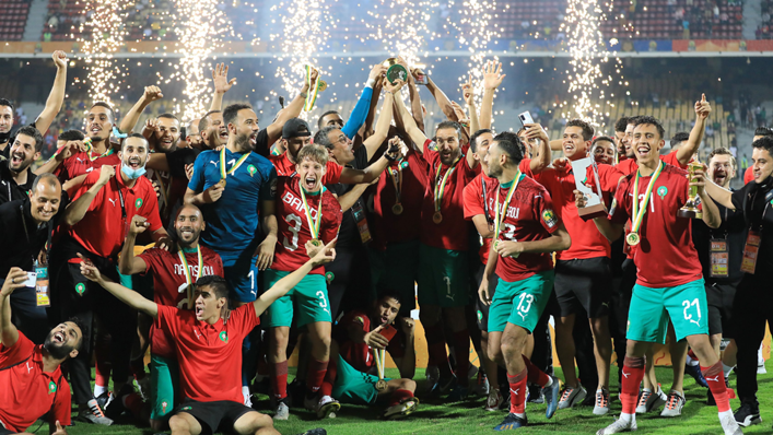 The Morocco team celebrates after winning the 2020 African Nations Championship final between Morocco and Mali in Yaounde