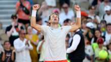 French Open: Ruud survives fitness scare to beat Safiullin, Shelton through in straight sets
