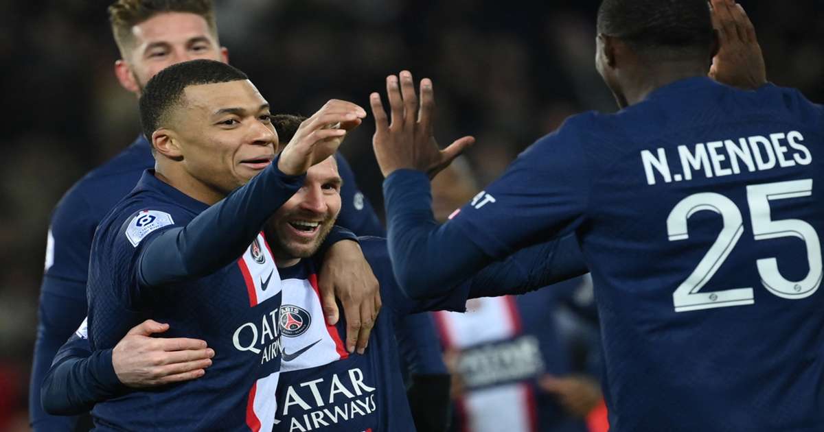 Lionel Messi scores twice as Paris Saint-Germain fight back to