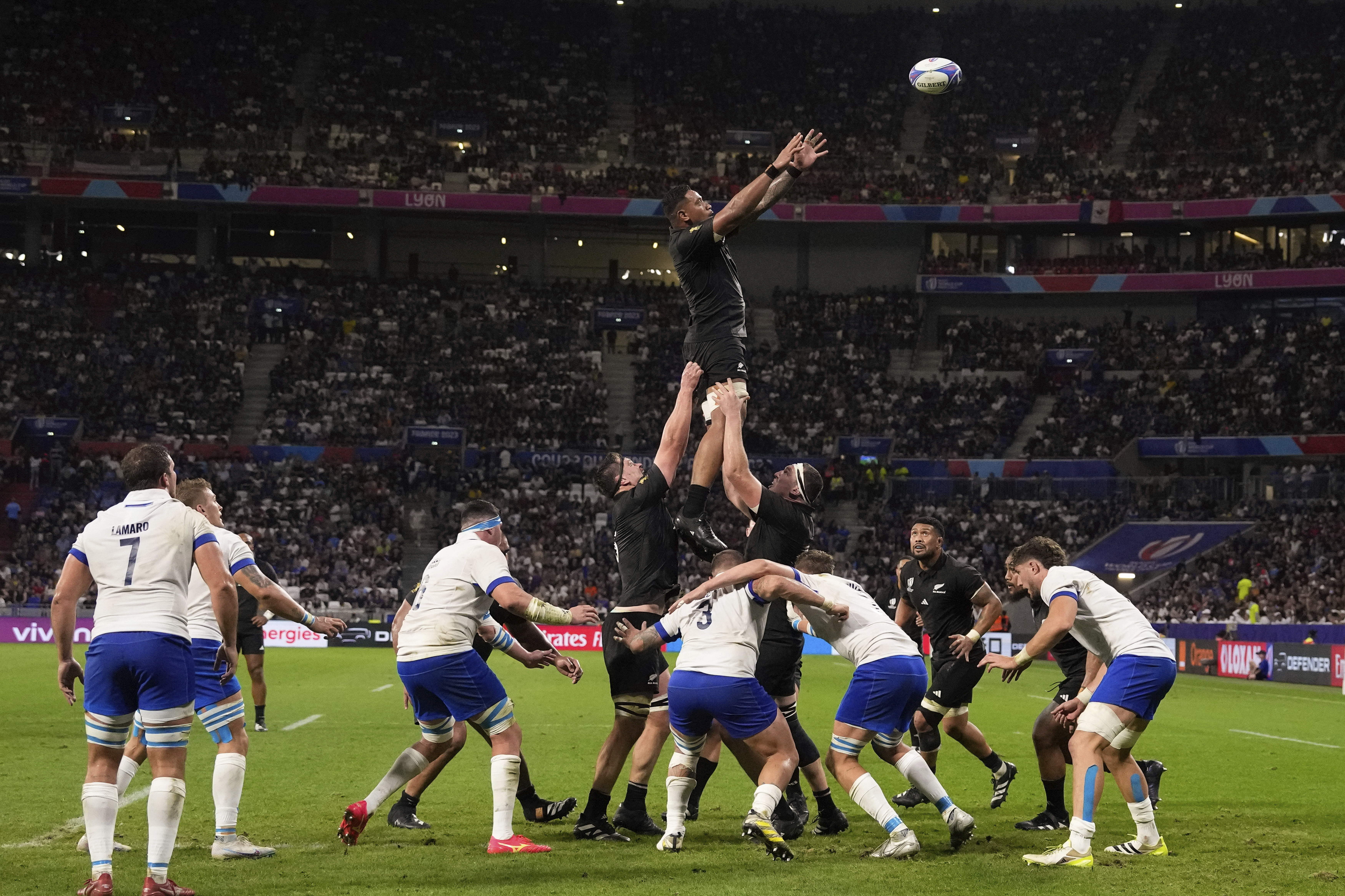 New Zealand’s Shannon Frizell takes a line-out