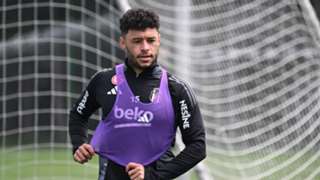 Oxlade-Chamberlain set for Celtic medical, says O'Neill