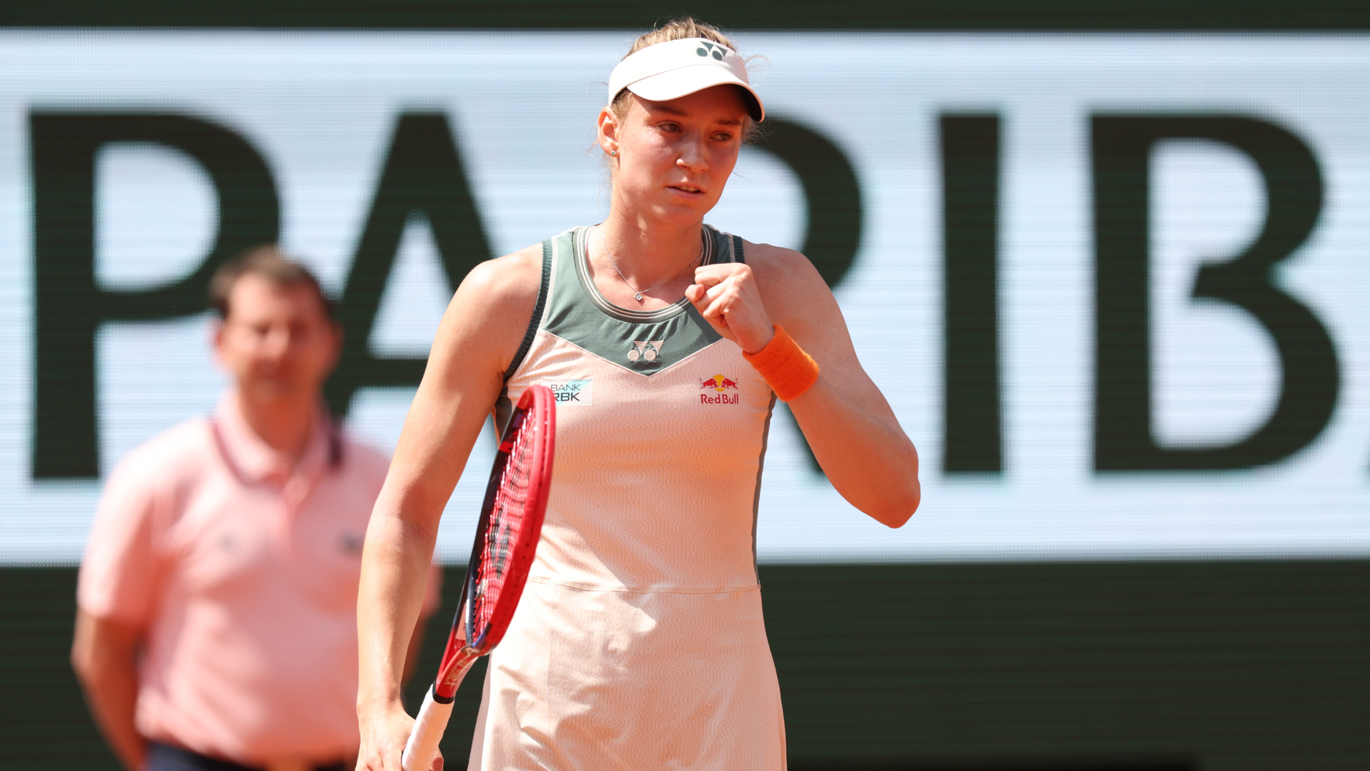 Rybakina eases past Svitolina to reach French Open quarter-finals