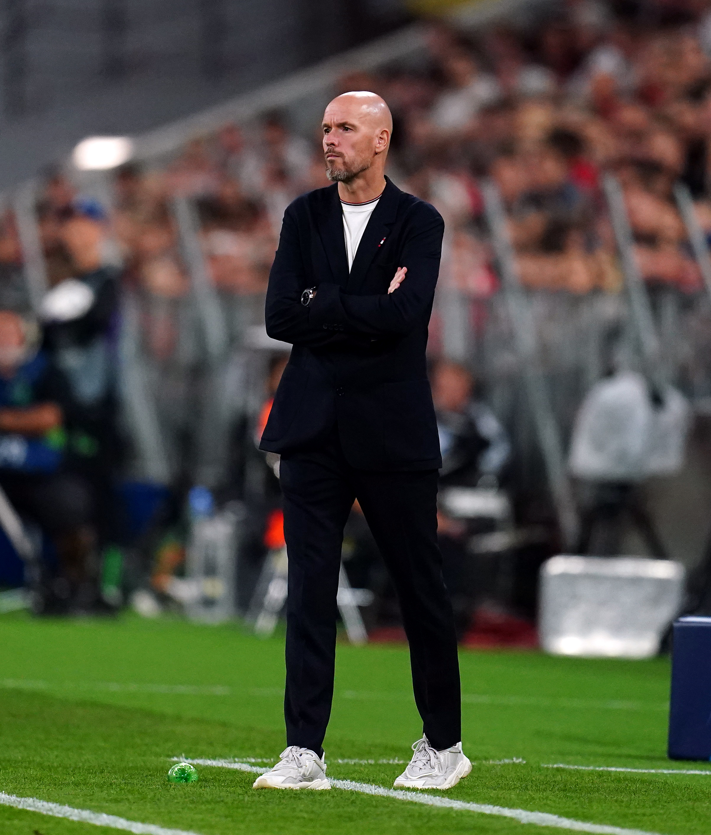 Erik Ten Hag on the touchline in Munich