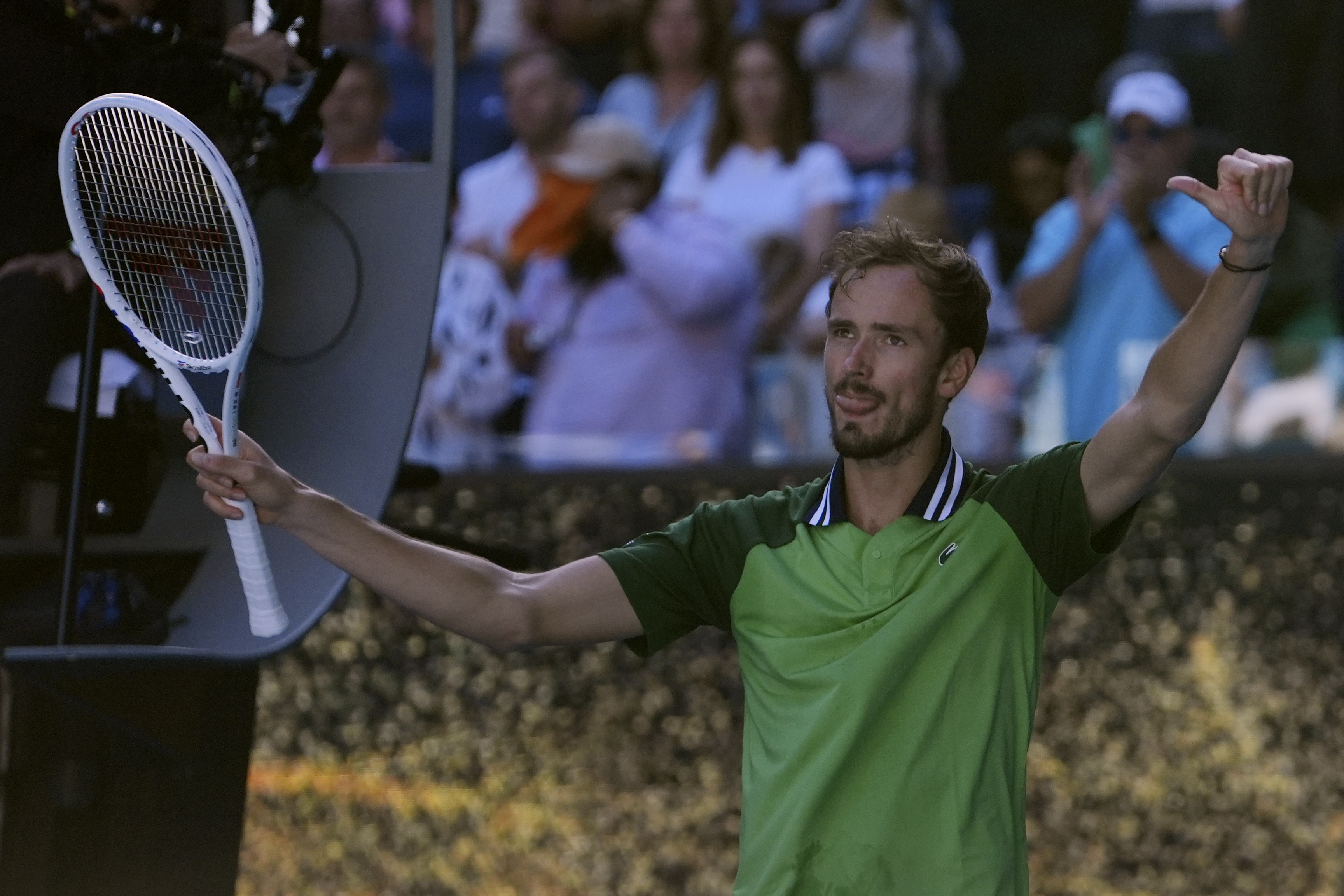 Daniil Medvedev gives a thumbs up after beating Nuno Borges