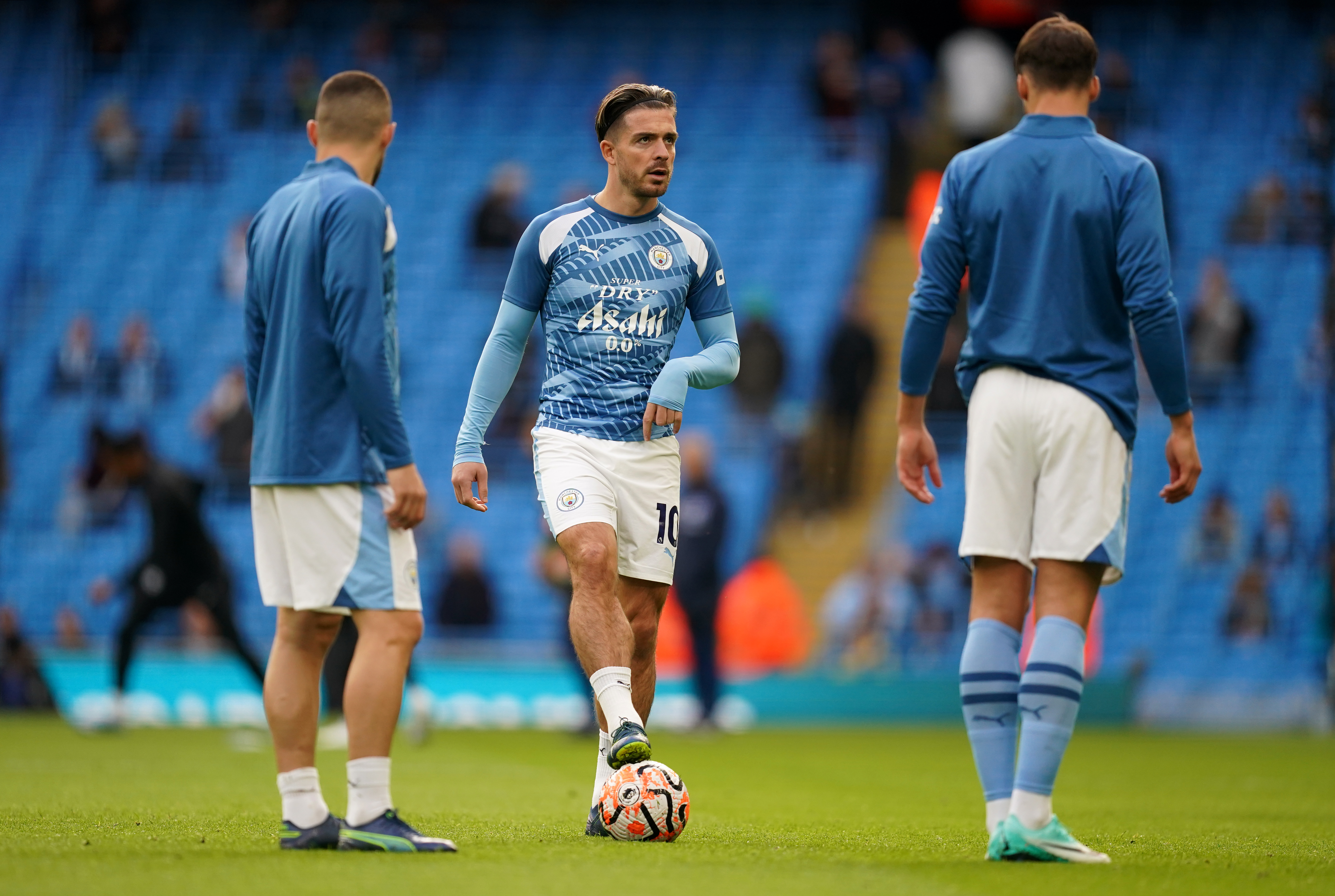 Manchester City preparing to play on artificial pitch in Champions