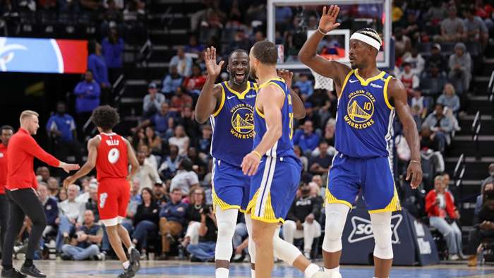 Curry's 52 points give Warriors key win