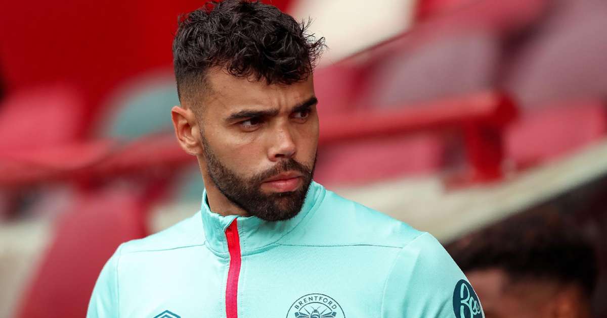 Khám Phá David Raya Tân Gác Đền Với Phong Cách Điềm Tĩnh