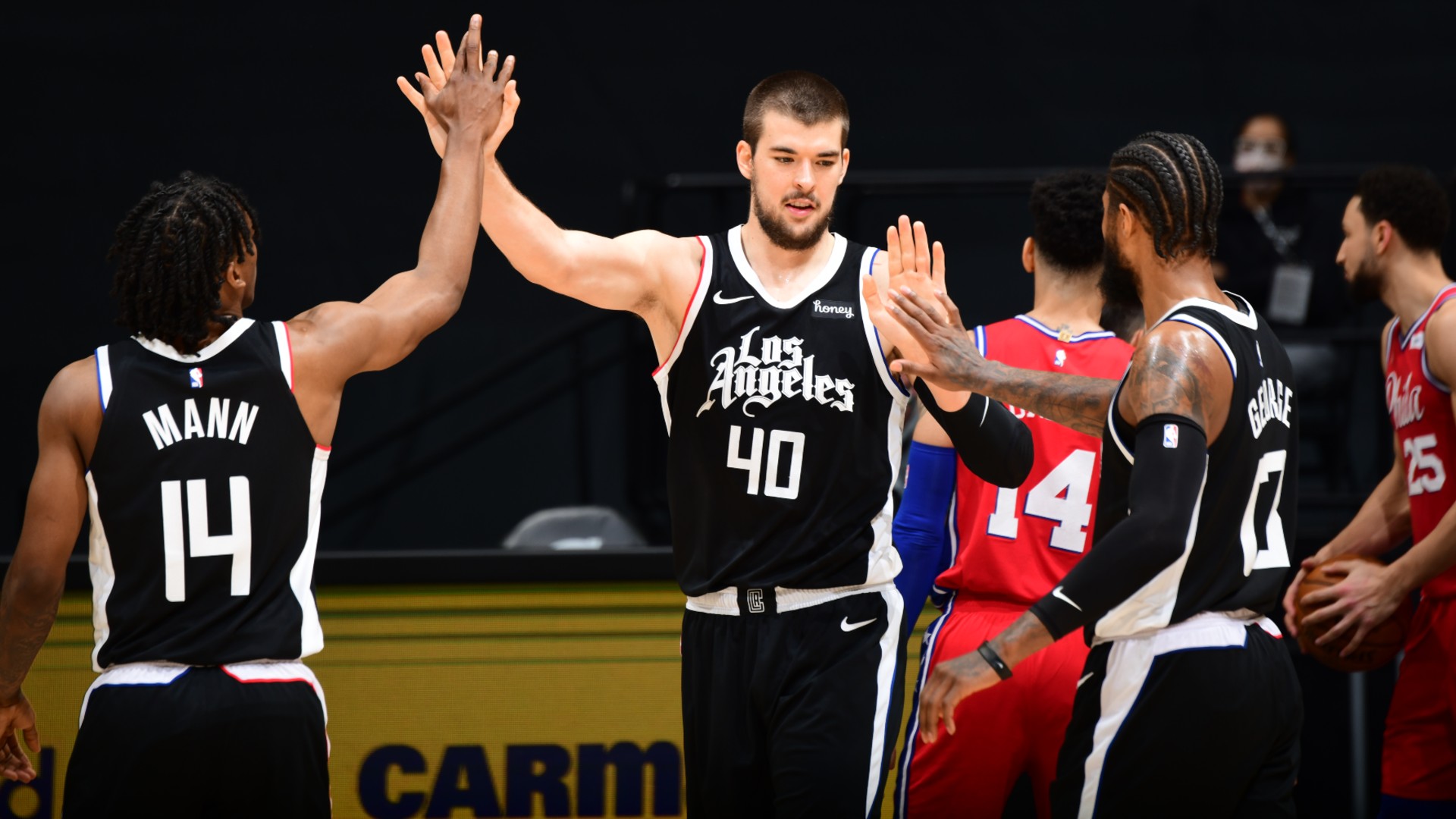 Clippers snap 76ers' winning streak, Jazz stay hot as Spurs coach Popovich joins exclusive club