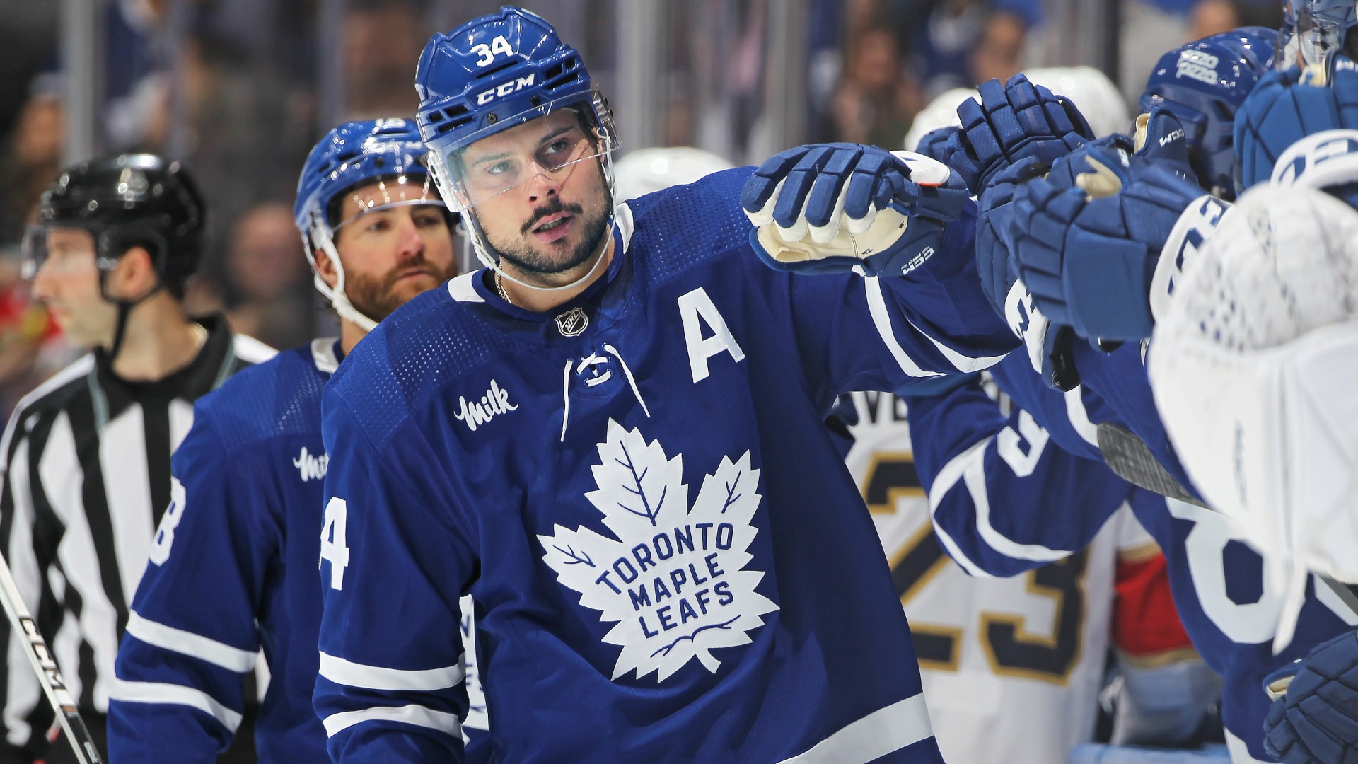 NHL: Matthews scores 2 more in Leafs' win