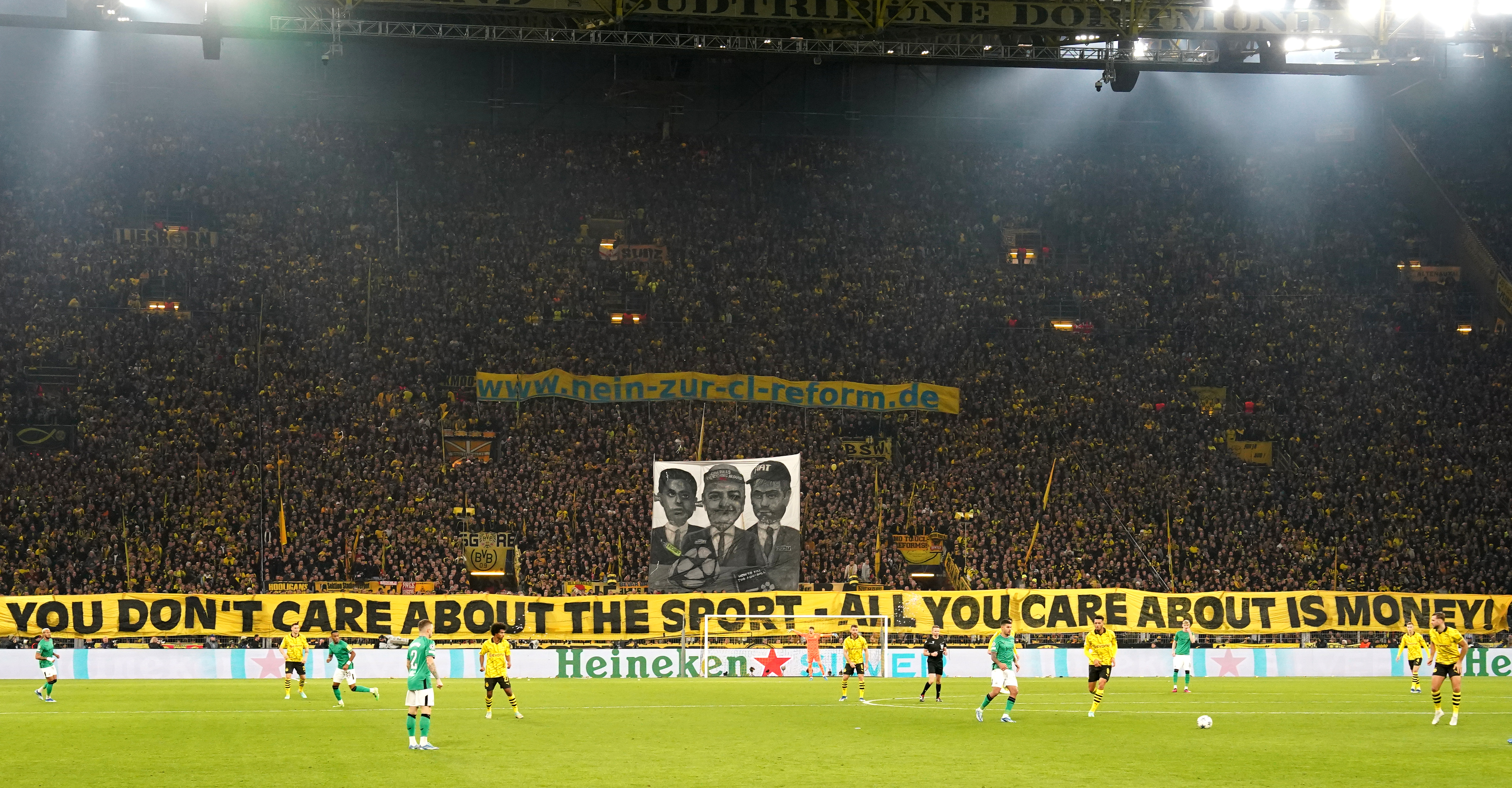 Dortmund's fans criticise FIFA and the Agnelli family
