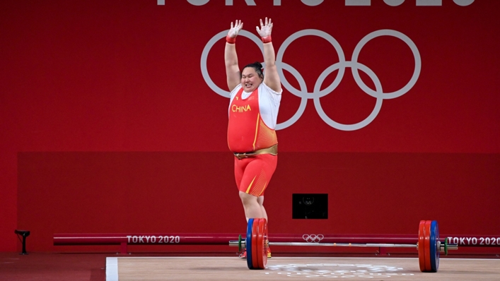 Li Wenwen celebrates winning Olympic weightlifting gold