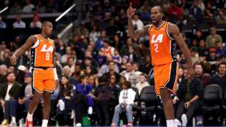 Leonard stays selfless despite tying Clippers' single-game scoring record