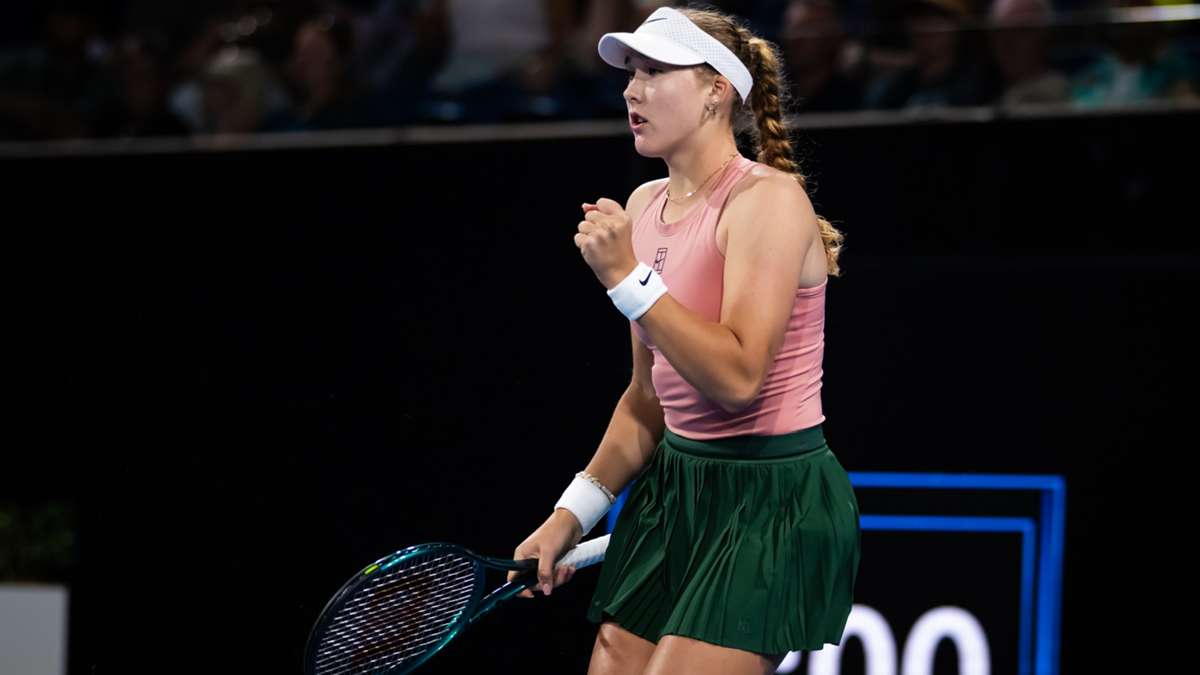 WTA: Andreeva bounces back with routine win over Bouzkova